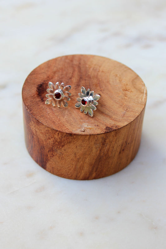 Rosette Studs Garnet