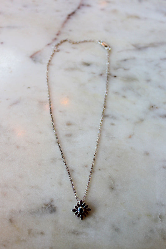Rosette Necklace Onyx