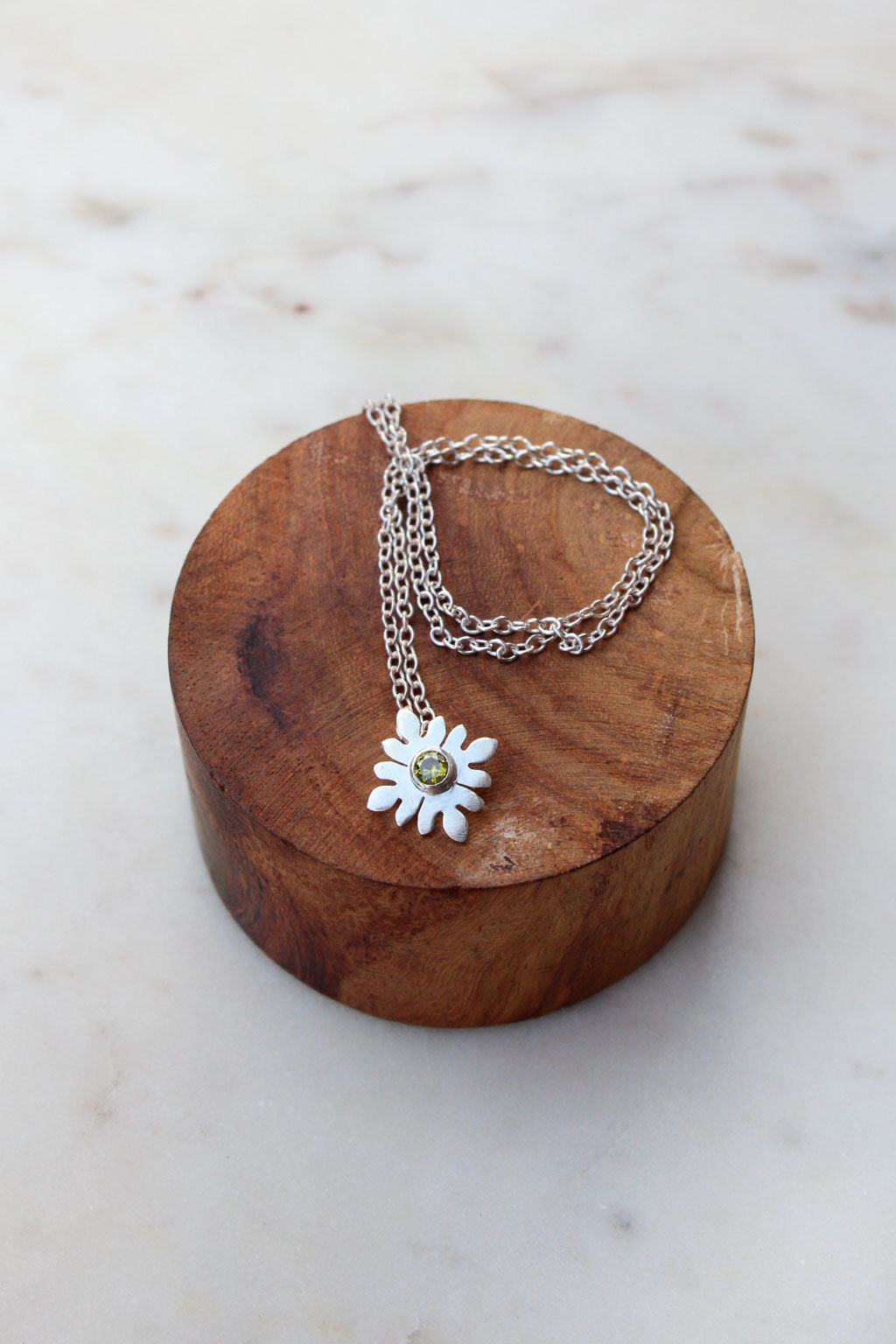 Rosette Necklace Zircon
