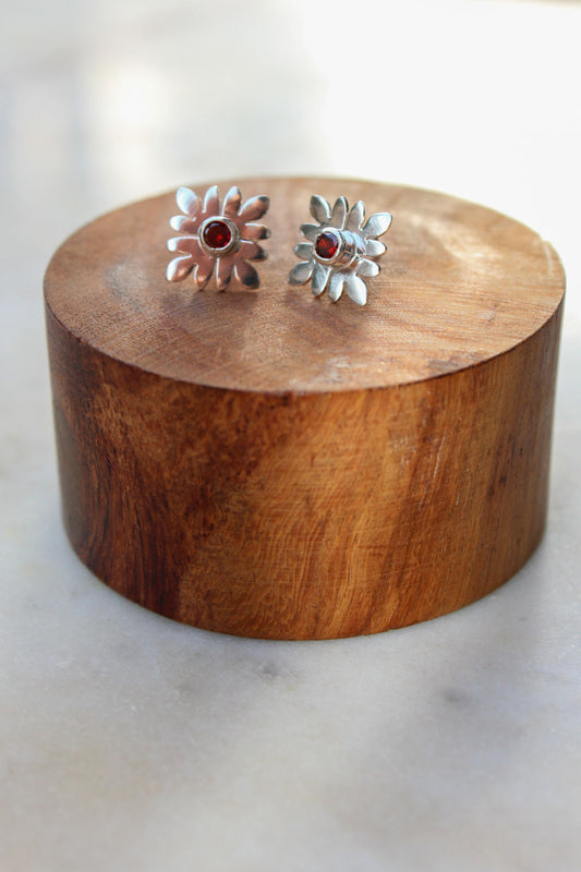 Rosette Studs Garnet